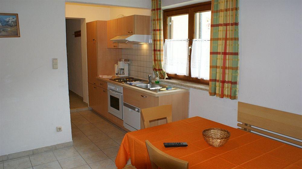 Landhaus Marlies Apartments Zell am See Bagian luar foto